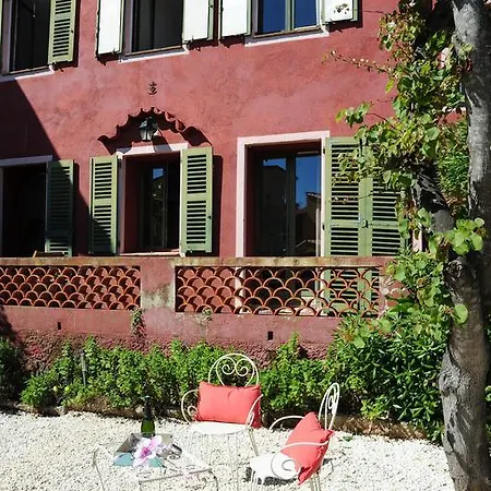 La Salicorne فيلة