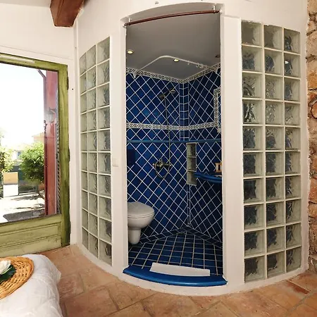 La Salicorne فيلة